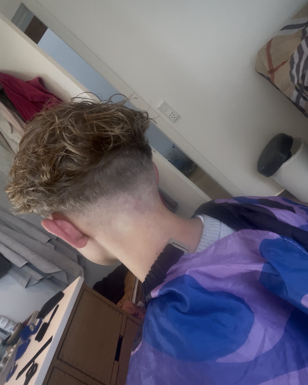 Efter klipning — fade med tekstur på toppen